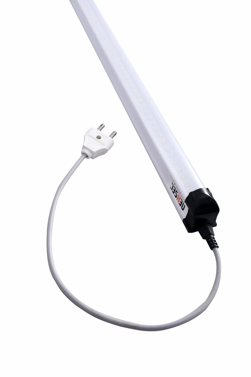 4FT 18W Grow Light for Strawberry